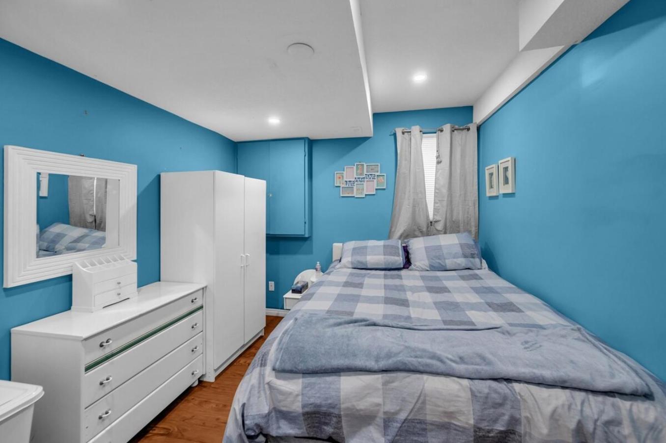 52-3 Bed Suite On Lake Central Ac By Airport YYC Kültér fotó