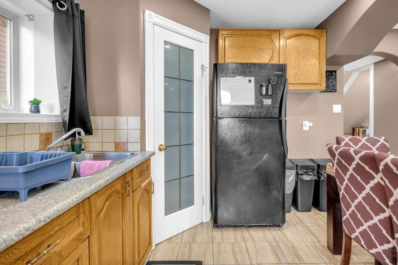 52-3 Bed Suite On Lake Central Ac By Airport YYC Kültér fotó