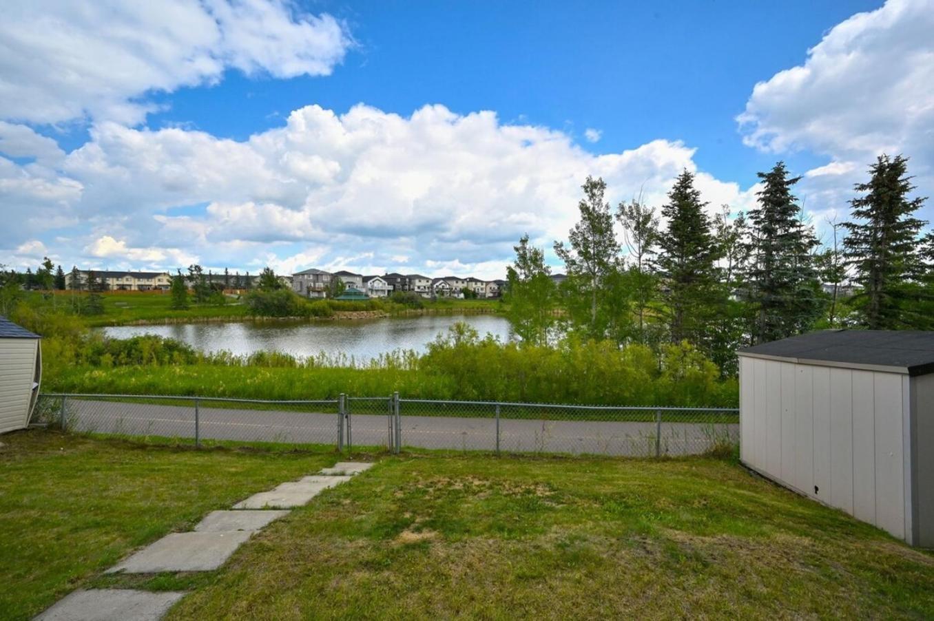 52-3 Bed Suite On Lake Central Ac By Airport YYC Kültér fotó